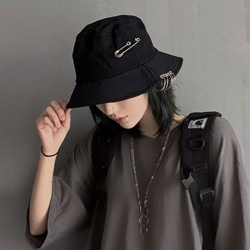black bucket hat with rings